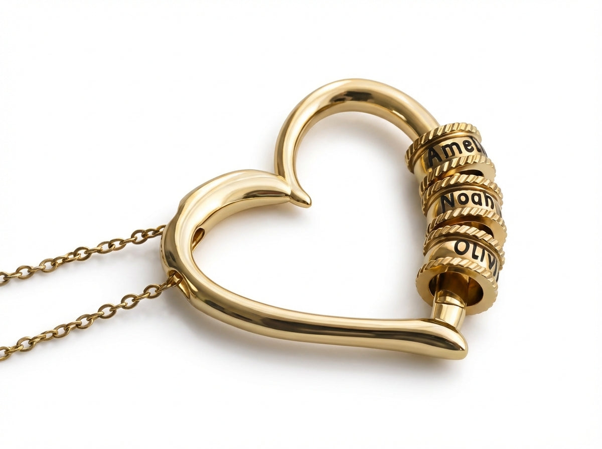 Gegraveerde sieraden voor haar