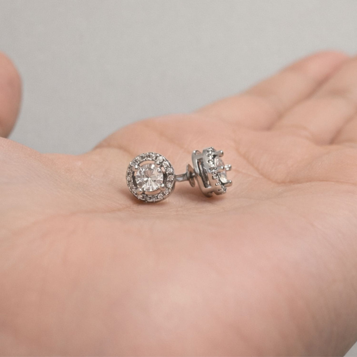 Oorknopjes zirkonia zilver detail - Amelia Sieraden