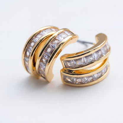 Amalia Diamond Hoops goud zirkonia creolen - Amelia Sieraden