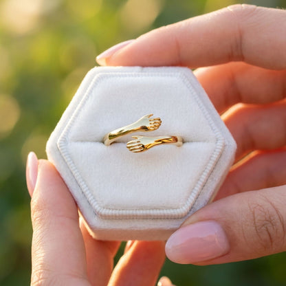 Hug Ring