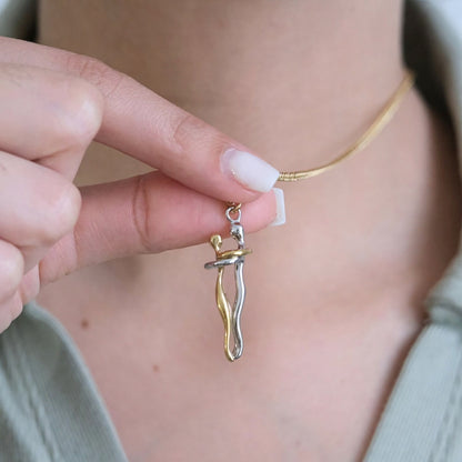 Hug Necklace