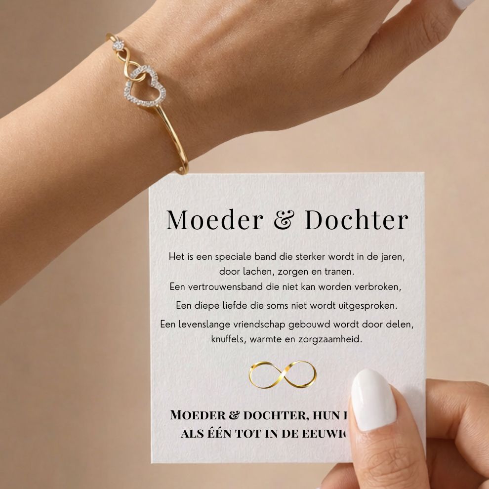 Infinity armband goud - detail hartbedeltje
