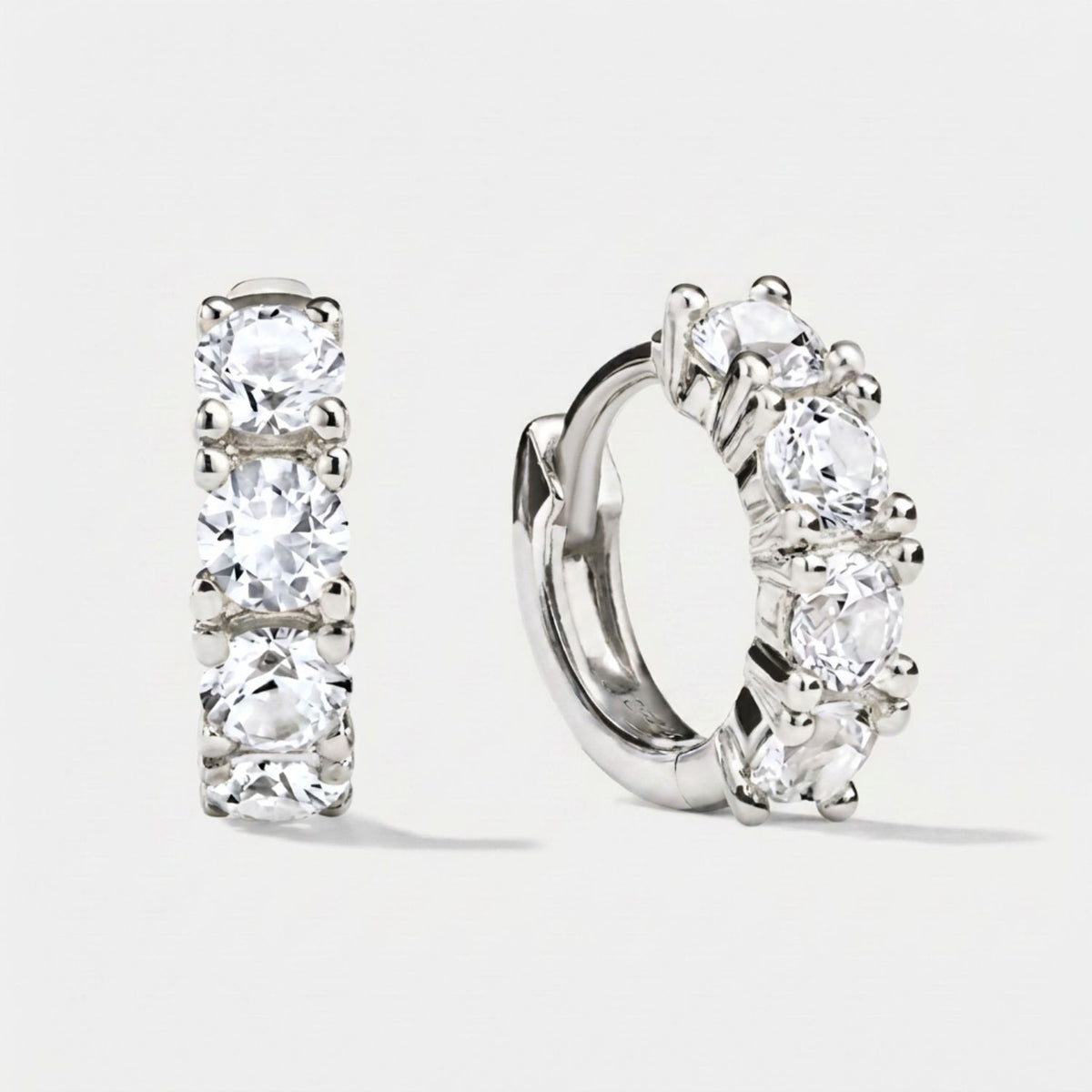 Livia Sparkle Hoops zilver zirkonia creolen dames - Amelia Sieraden