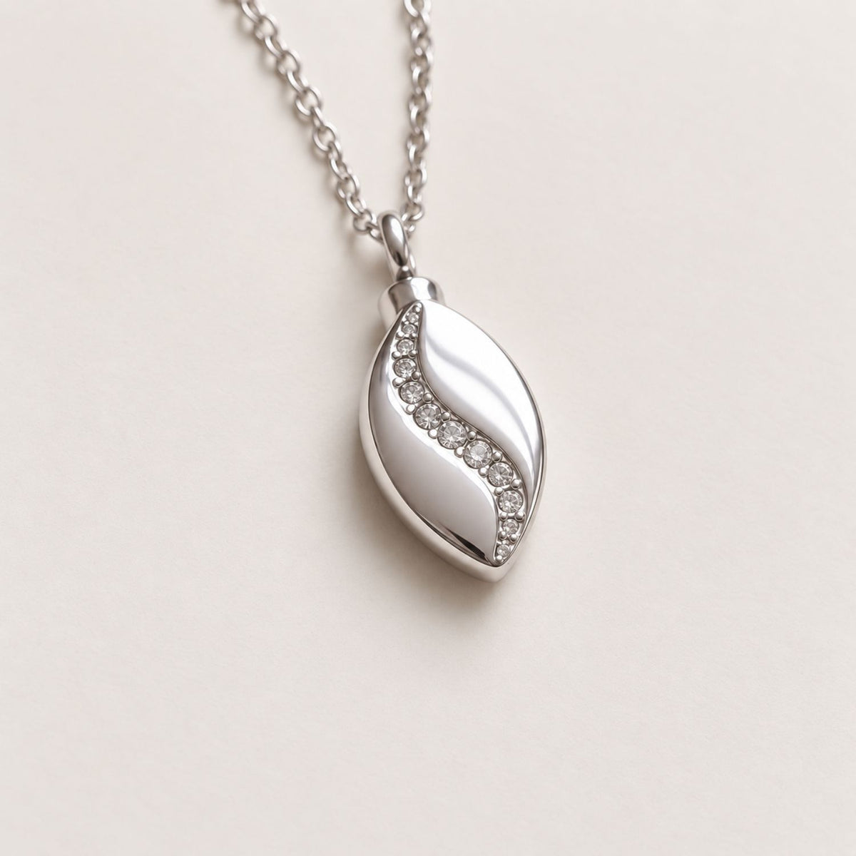 Urn Ketting Druppel – Zilver met Zirkonia | Gedenksieraad