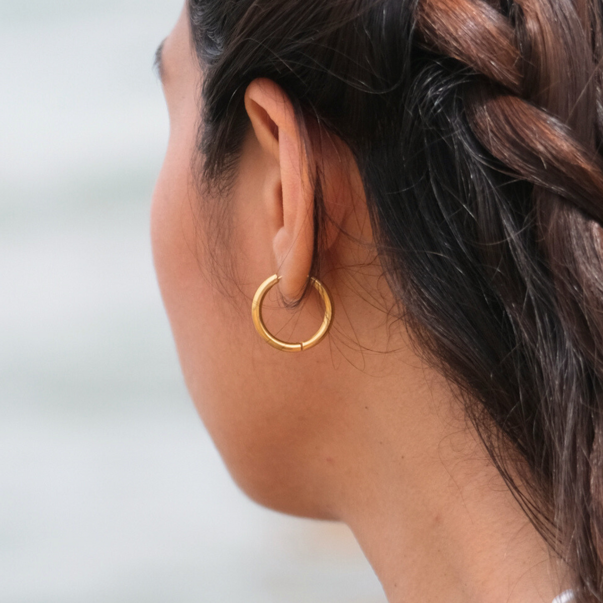 Gouden classic hoop oorbellen dames sieraad - Amelia Sieraden